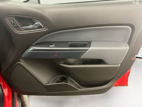 Used 2015 Chevrolet Colorado Z71 AWD/4WD image 33