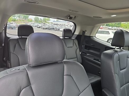 Certified 2025 Kia Telluride SX w/ SX Captain's Chair Package AWD/4WD image 34