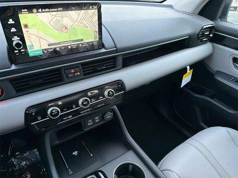 New 2025 Honda Pilot Touring image 27