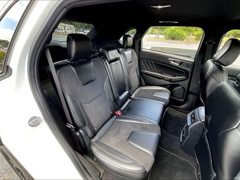 Used 2022 Ford Edge ST image 27