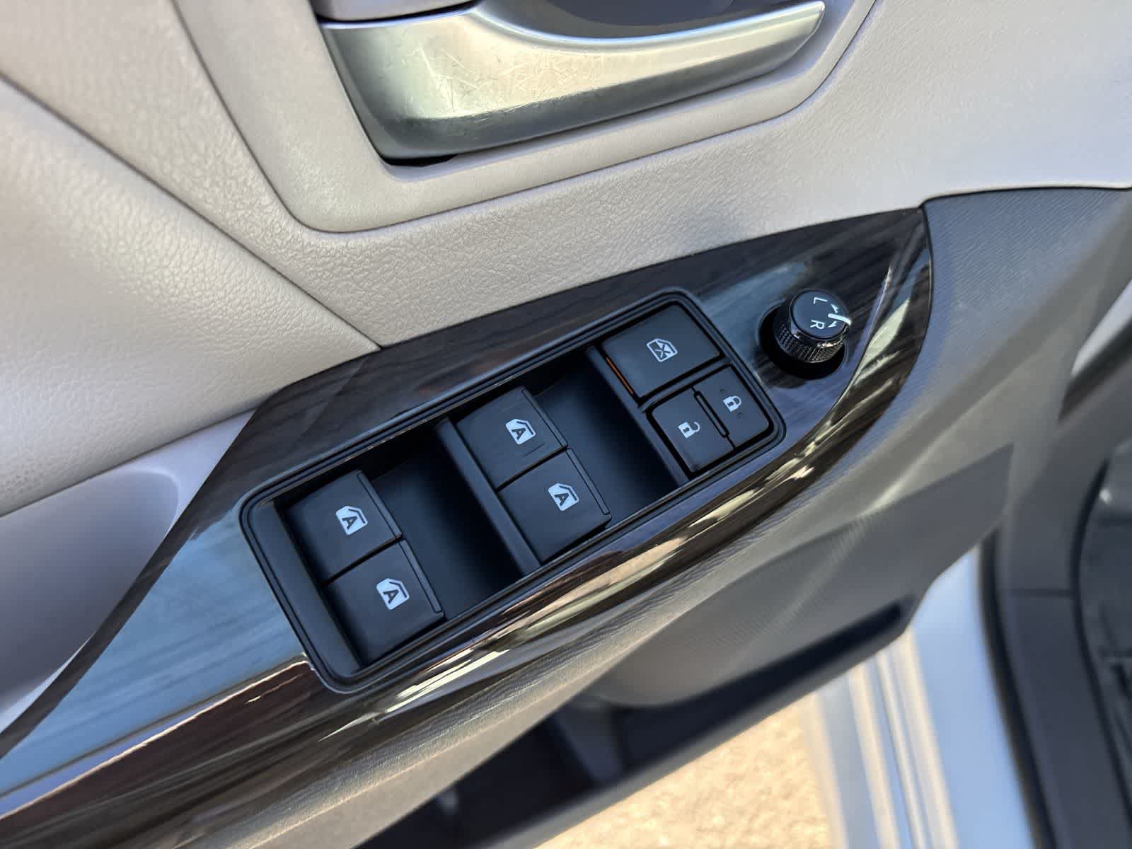 Used 2020 Toyota Sienna XLE FWD image 8
