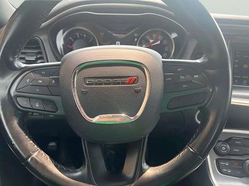 Used 2021 Dodge Challenger SXT RWD image 9