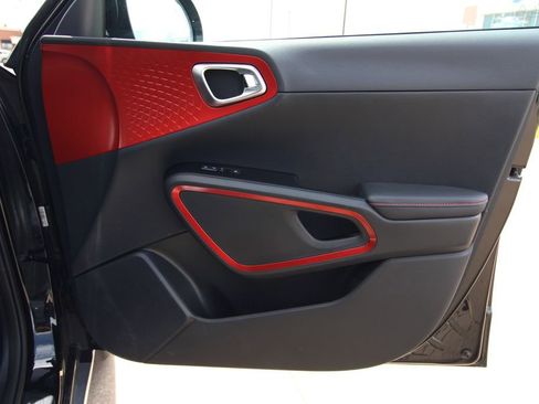 Used 2023 Kia Soul GT-Line FWD image 37