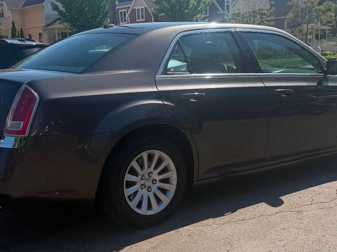 Used 2014 Chrysler 300 RWD image 9