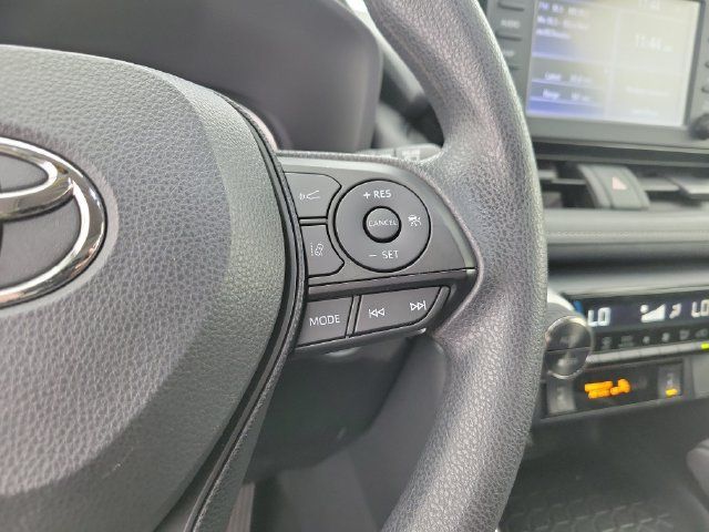 Used 2019 Toyota RAV4 XLE FWD image 25