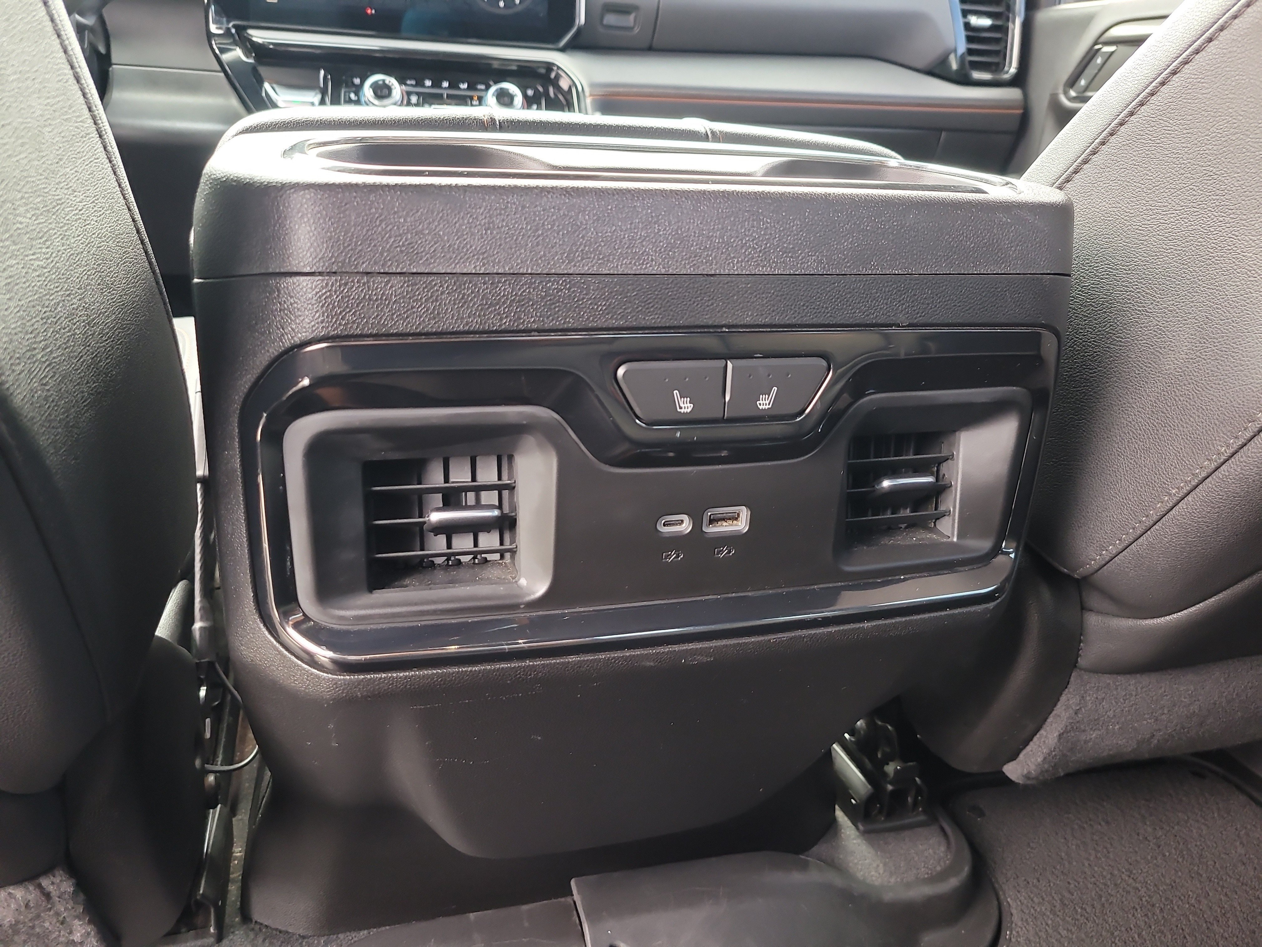Used 2024 GMC Sierra 3500 AT4 w/ AT4 Premium Plus Package AWD/4WD image 14