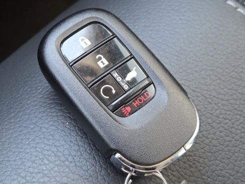 Used 2023 Honda Pilot Touring image 35