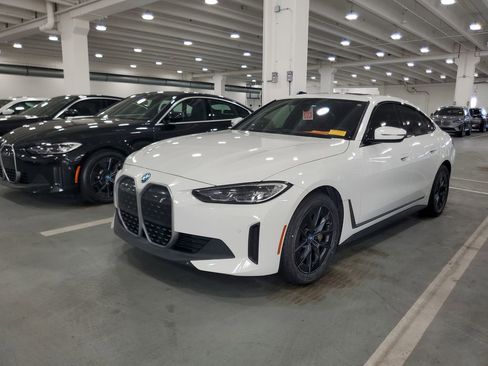 Used 2023 BMW i4 eDrive35 image 1
