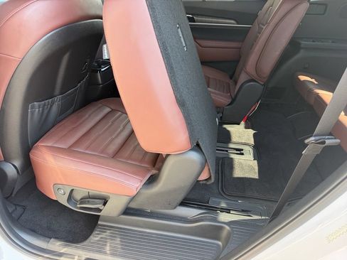 Used 2025 Kia Telluride SX Prestige AWD/4WD image 16