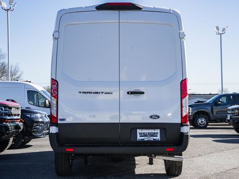 New 2026 Ford Transit 250 148 Medium Roof w/ Load Area Protection Package image 5