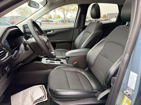 Used 2023 Ford Escape SE w/ Class II Trailer Tow Package image 24