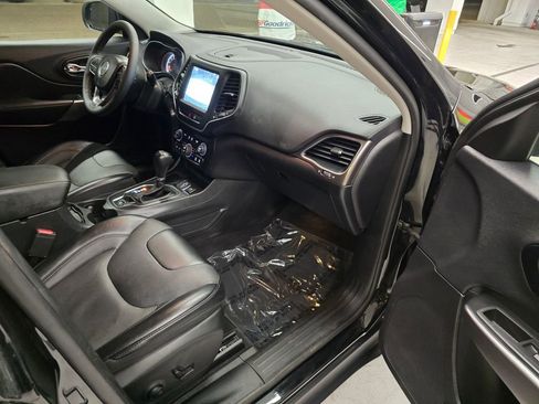 Used 2022 Jeep Cherokee Latitude Lux FWD image 32