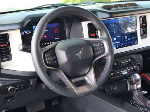 Used 2024 Ford Bronco Heritage Edition AWD/4WD image 16