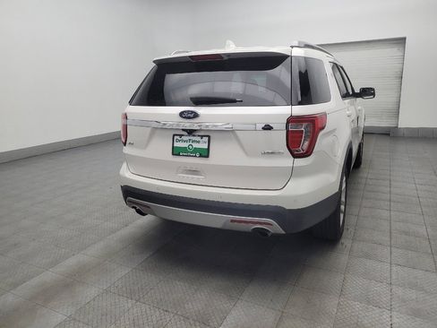 Used 2017 Ford Explorer XLT FWD image 9