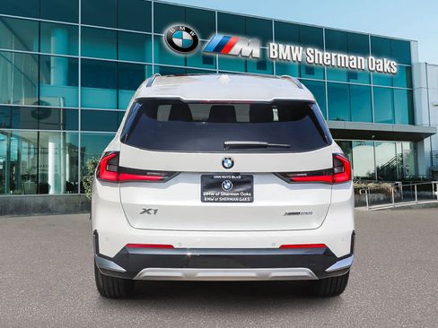 Used 2025 BMW X1 xDrive28i w/ Premium Package image 5