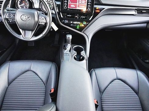 Used 2024 Toyota Camry SE image 19