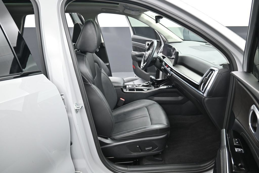 Used 2025 Kia Sorento SX AWD/4WD image 40