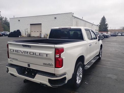 Used 2020 Chevrolet Silverado 1500 High Country image 3