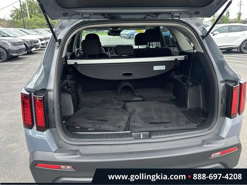 Certified 2023 Kia Sorento LX FWD image 8