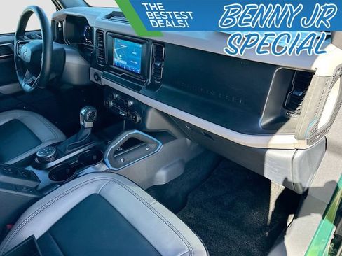 Used 2023 Ford Bronco Wildtrak image 26