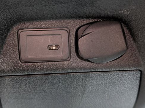 Used 2024 Mercedes-Benz Sprinter 2500 image 30