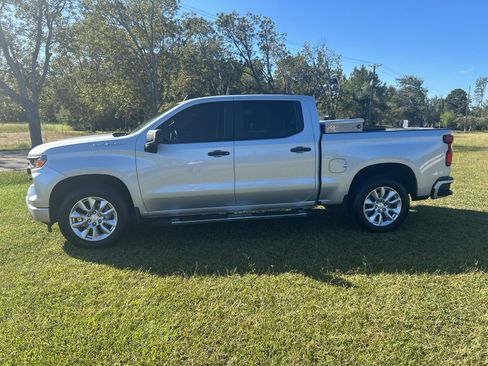 Used 2022 Chevrolet Silverado 1500 Custom image 6