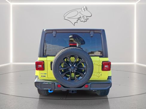 Used 2023 Jeep Wrangler Sahara w/ Cold Weather Group image 5