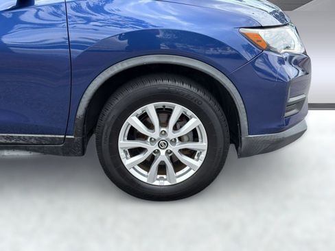 Used 2018 Nissan Rogue SV AWD/4WD image 12