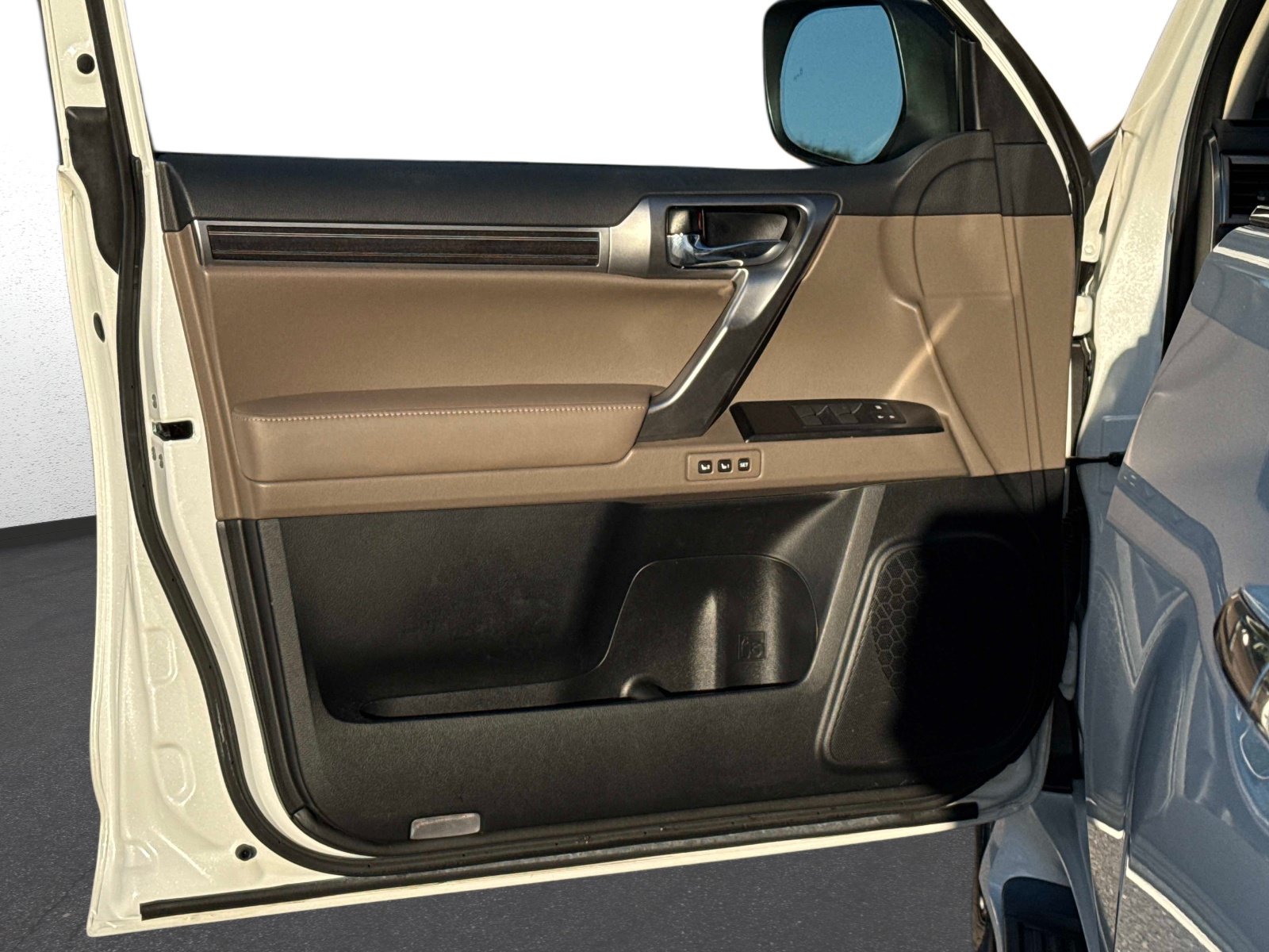 Certified 2023 Lexus GX 460 Premium w/ Premium Package AWD/4WD image 18