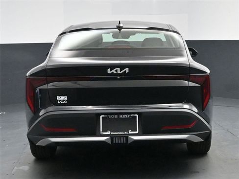New 2025 Kia K4 LXS image 13