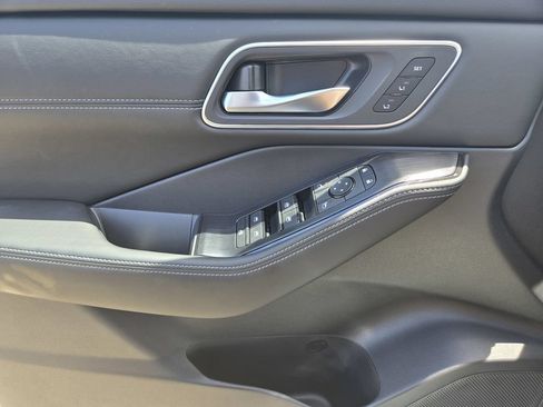 New 2026 Nissan Rogue Platinum AWD/4WD image 13