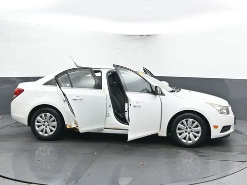 Used 2011 Chevrolet Cruze LT image 53
