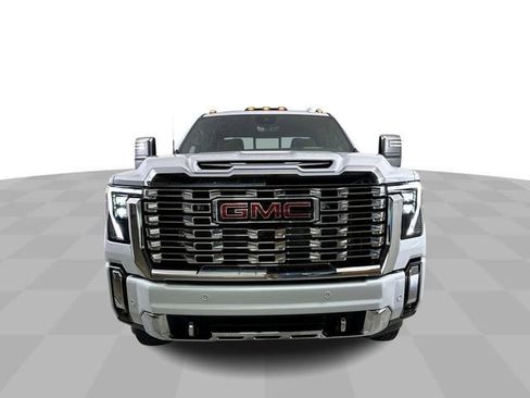 New 2026 GMC Sierra 3500 Denali w/ Denali Reserve Package AWD/4WD image 4