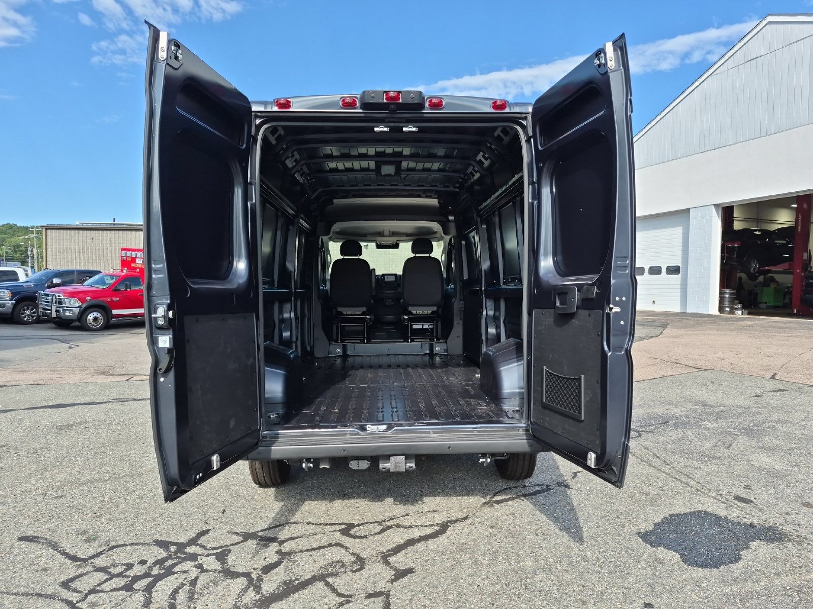 New 2026 RAM ProMaster 2500 w/ Convenience Group FWD image 24