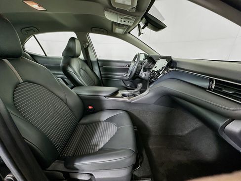 Used 2024 Toyota Camry SE image 28