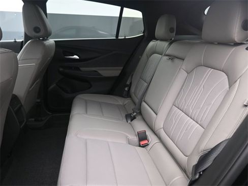 New 2026 Buick Envista Avenir FWD image 11