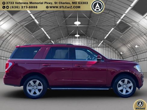 Used 2019 Ford Expedition XLT w/ Equipment Group 202A AWD/4WD image 2
