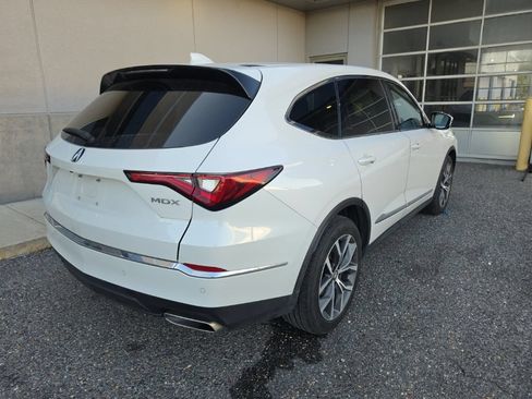 Certified 2024 Acura MDX FWD w/ Technology Package image 4