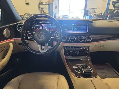 Used 2019 Mercedes-Benz E 300 image 4