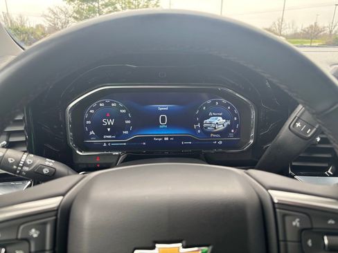 Used 2023 Chevrolet Silverado 1500 LT image 32