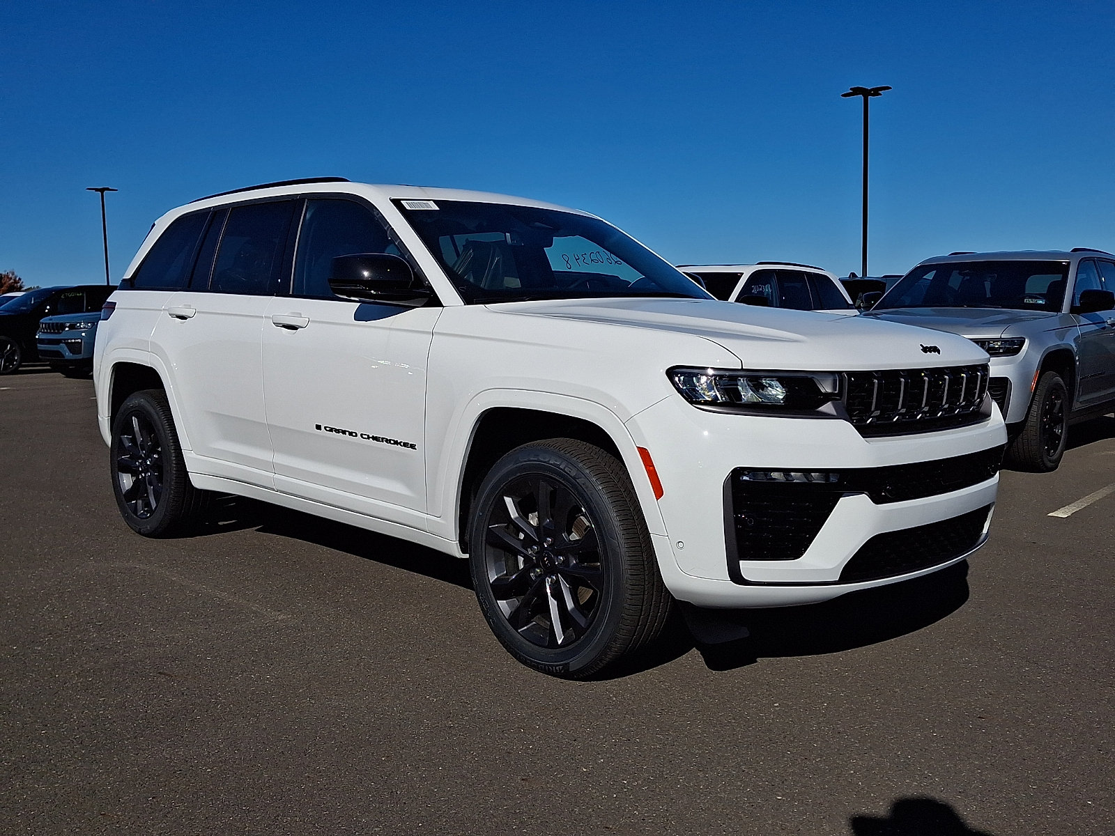 New 2026 Jeep Grand Cherokee Limited AWD/4WD image 1