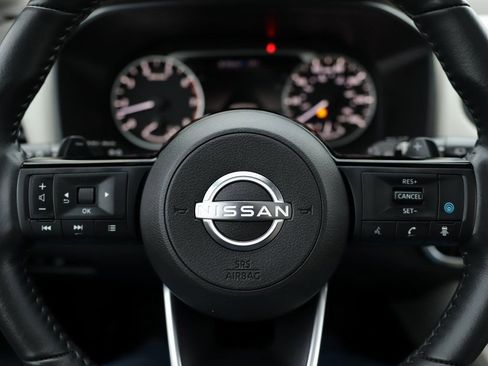 Used 2023 Nissan Rogue SL image 11