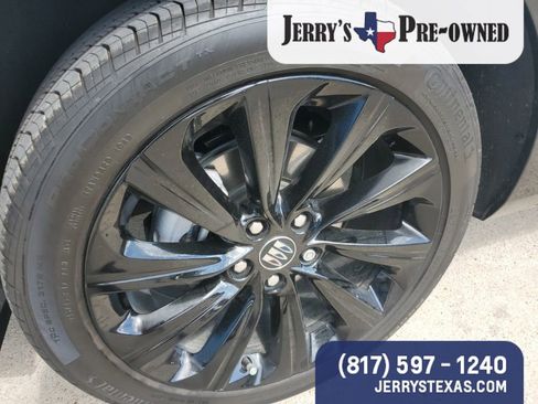 Used 2025 Buick Envista Sport Touring w/ Convenience I Package image 2