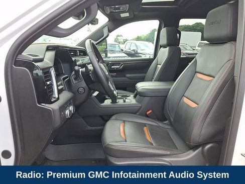 Used 2025 GMC Sierra 1500 AT4 w/ Technology Package AWD/4WD image 2