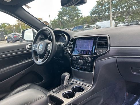Used 2019 Jeep Grand Cherokee Limited image 24