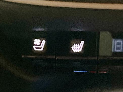 Used 2025 Chevrolet Blazer Premier w/ Driver Confidence II Package image 21