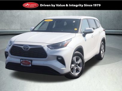Used 2022 Toyota Highlander LE