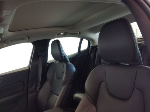 Used 2025 Volvo S60 B5 Core image 25