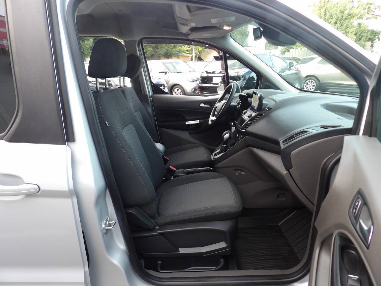 Used 2019 Ford Transit Connect XLT FWD image 6