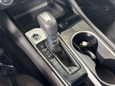 Used 2024 Nissan Altima 2.5 SV FWD image 17